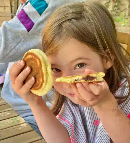brigadeiro-filled pancake emilia