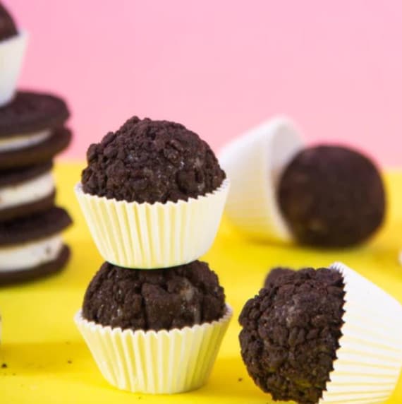 cookies and cream brigadeiro truffle stack